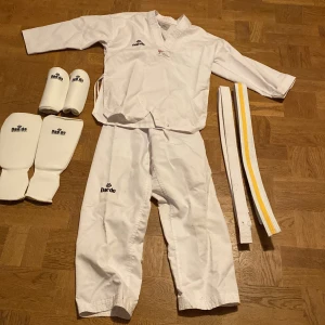 Taekwondo dräkt - Har inte använt mycket alls