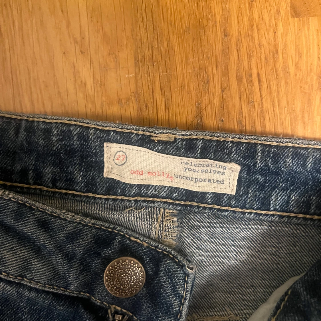 Blå bootcut jeans från Odd Molly - 90