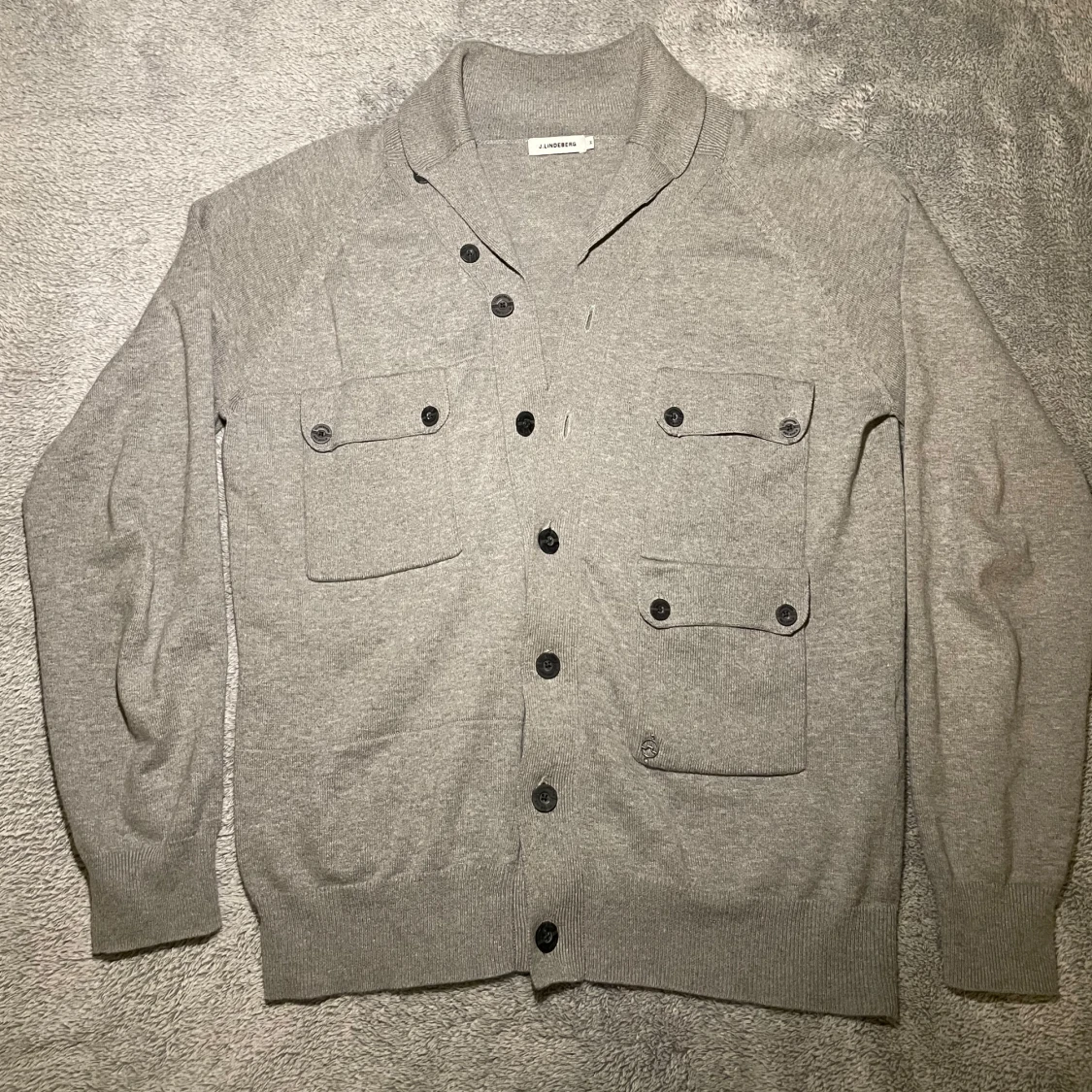 Grå kofta från J.Lindeberg
