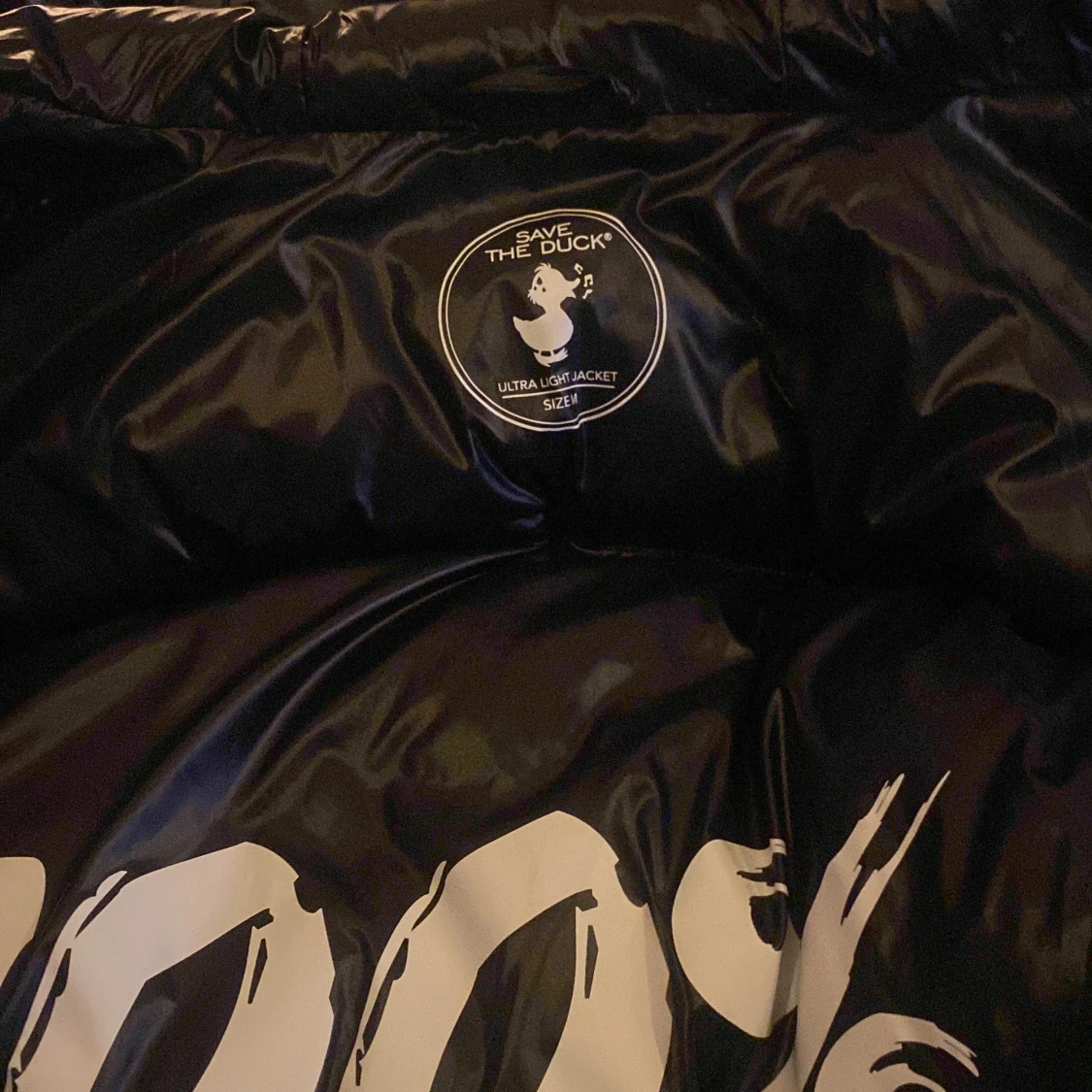 Svart pufferjacka från Save the Duck - 92
