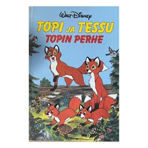Topi ja Tessu: Topin Perhe - En färgglad barnbok från Walt Disney med titeln 'Topi ja Tessu: Topin Perhe'. Omslaget visar en familj av rävar i en skogsmiljö, med blå himmel och grönska. Perfekt för unga läsare som älskar djur och äventyr.