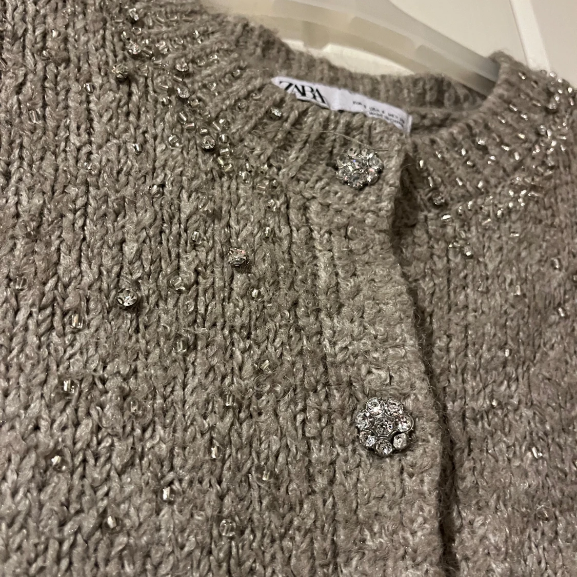 Beige/grå stickad kofta från ZARA - 90