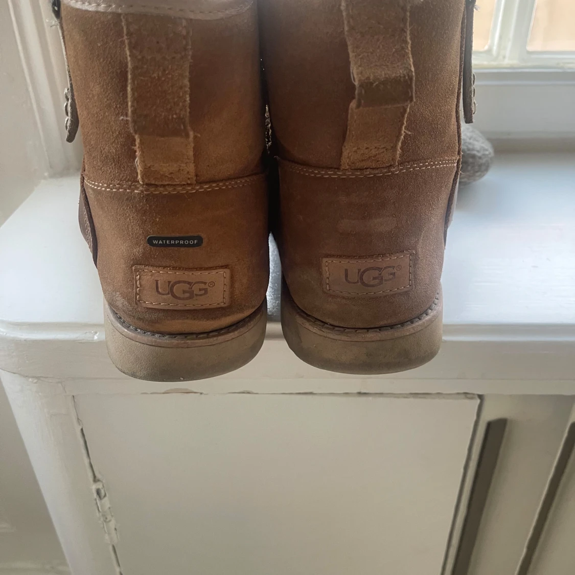 Bruna UGG boots med dragkedja