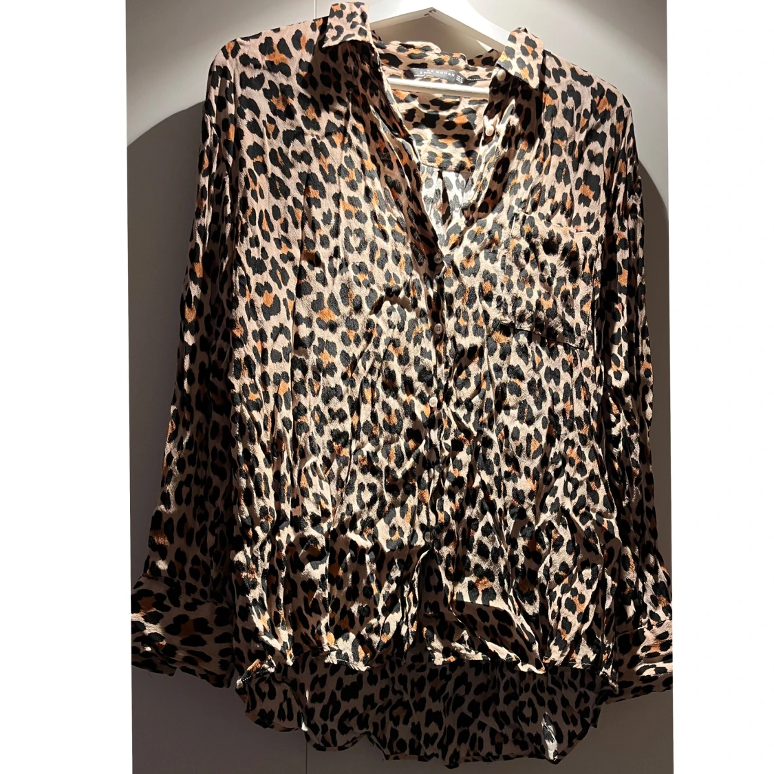 Leopardmönstrad blus från Zara