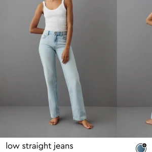 Ljusblåa low straight jeans - Ifrån gina tricot i storlek 36, har använt en gång så i nyskick!💞