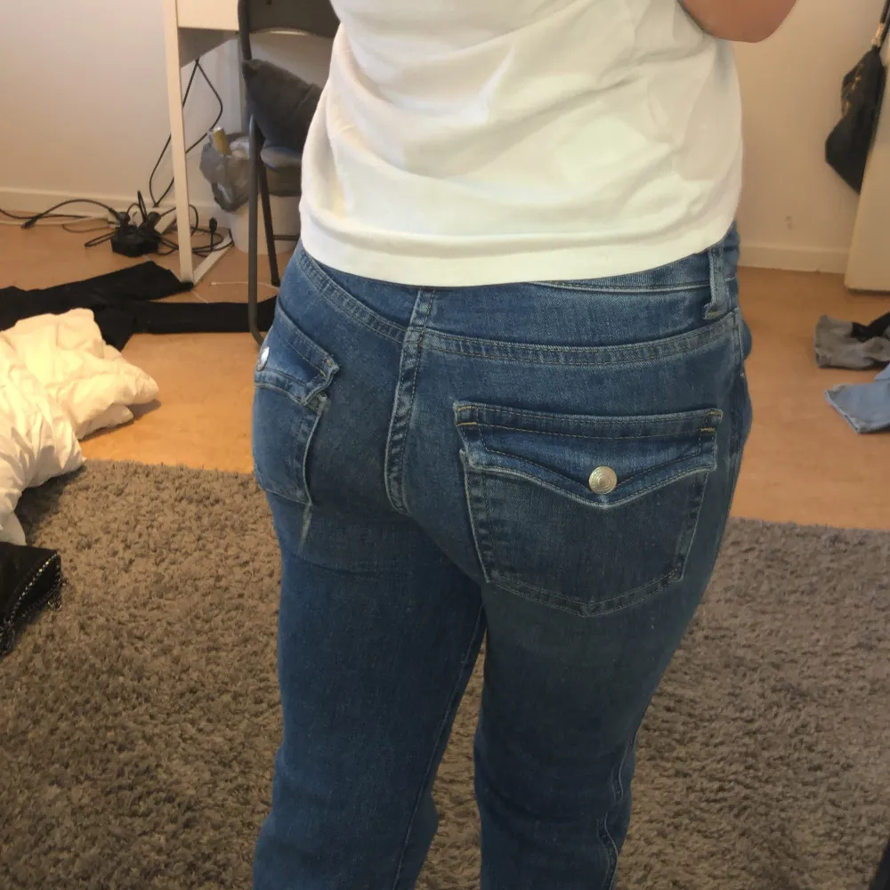 Bot Cut jeans storlek xxs från lager 157 lågmidjade . Jeans & Byxor.