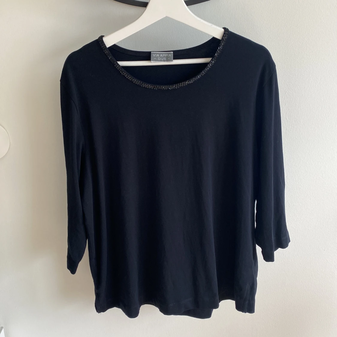 Svart tröja med paljetter