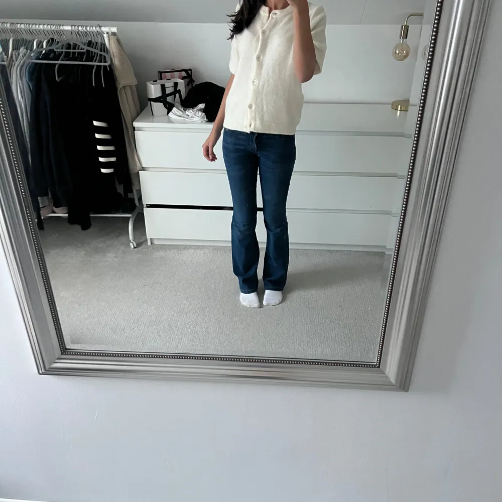 Super fina lågmidjade jeans från JDY🥰 Säljer då dem inte kommer till användning!❤️. Jeans & Byxor.