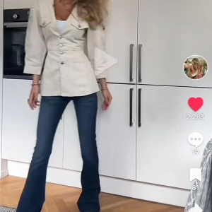 Söker  - Söker avora jacka i 34/36! Kan betala BRA pris!!!!!