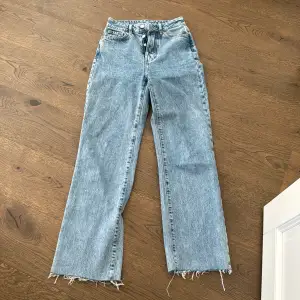 Nya jeans från H&M aldrig använda