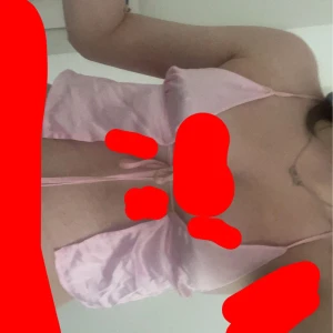 rosa linne - från h&m används inte längre de är xs men känns mindre så ni vet