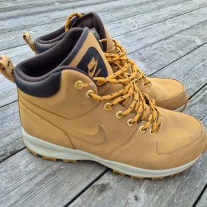Nike vinter skor stl 44 - Nike skor Stl. 44 Sparsamt använda och har inga skador eller hål.