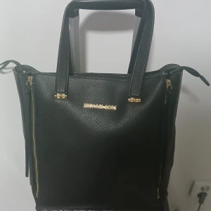 Michel kors väska och plånbok - Michel kors väska och plånbok I nyskick 