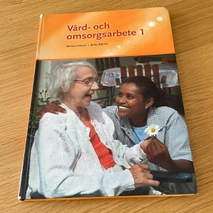 Vård och omsorg bok - Fint skick. VÅRD OCH OMSORGSARBETE 1 Fint skick!  📚📚