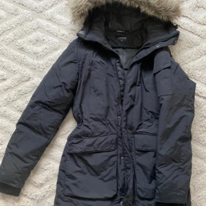 Vinterjacka  - Jacka i nyskick från everest använd ett fåtal ggr i vintras. 