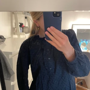 Blus från hm🩷 - Superfin blus från hm, lite stor för att vara xs men inget man tänker på🌟