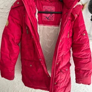 Rosa jacka - Fin jacka i storlek 152/12 år