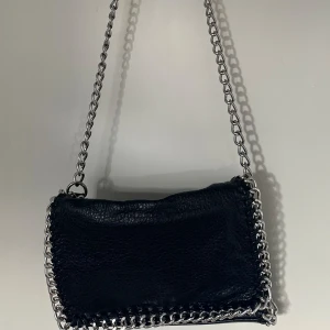 Handväska  - Tiamo väska💞