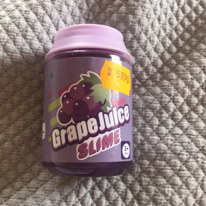 Lila Slime  - Säljer detta jätte roliga o snygga lila slime från lekia den kostade 60kr, säljer för 20❤️🥰😘 Priset går absolut att diskuteras!🥰