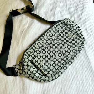 Hope väska, bumbag, Waist bag,  - Knappt använd. I jättebra skick. 