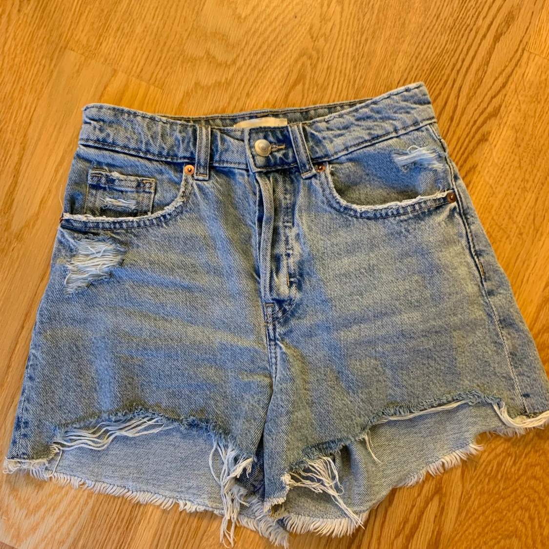 Blå jeansshorts från H&M