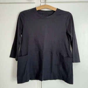 Svart topp - Söt topp utan tecken på användning.💕