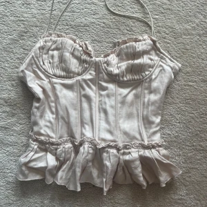 Fest topp - Älskar men rensar garderoben 🥹🥹