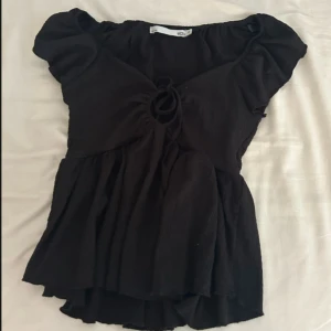 svart topp  - sät topp från lager 157💗 använd totalt kanske 2 gånger så i nyskick🌸 skriv om ni har några frågor