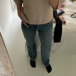 Jeans från zara  - Blåa jenas från zara storlek 38 men passar 36 med.💗