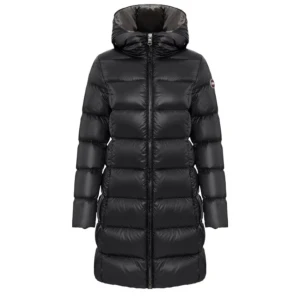 Jacka - Jacka från colmar i fint skick, är i storlek 34 men passar även 36. Perfekt till vintern men även hösten skriv för mer info och egna bilder. Priset går att diskutera vid snabb affär. 