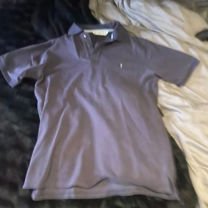 Ysl pike - Piké från ysl inga slitage eller tecken på användning