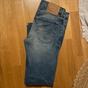 Jacob cohen jeans  - Säljer nu dess skit snygga jeans från Jacob Cohën. De är limited edition och kostar ca 6000kr nypris. De har Inga defekter och i ny skick.