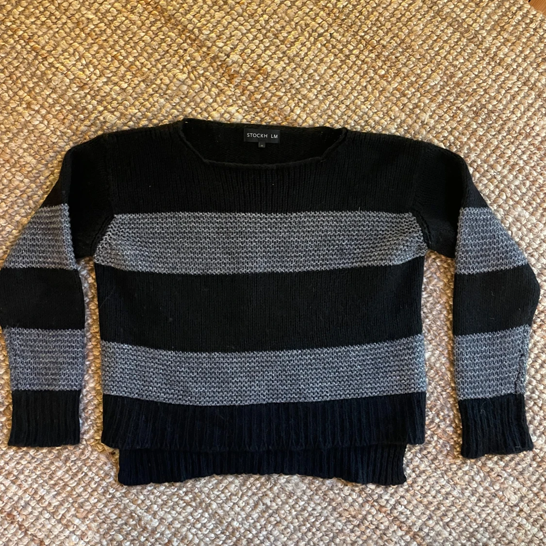 Svart och silvrig stickad tröja - 91