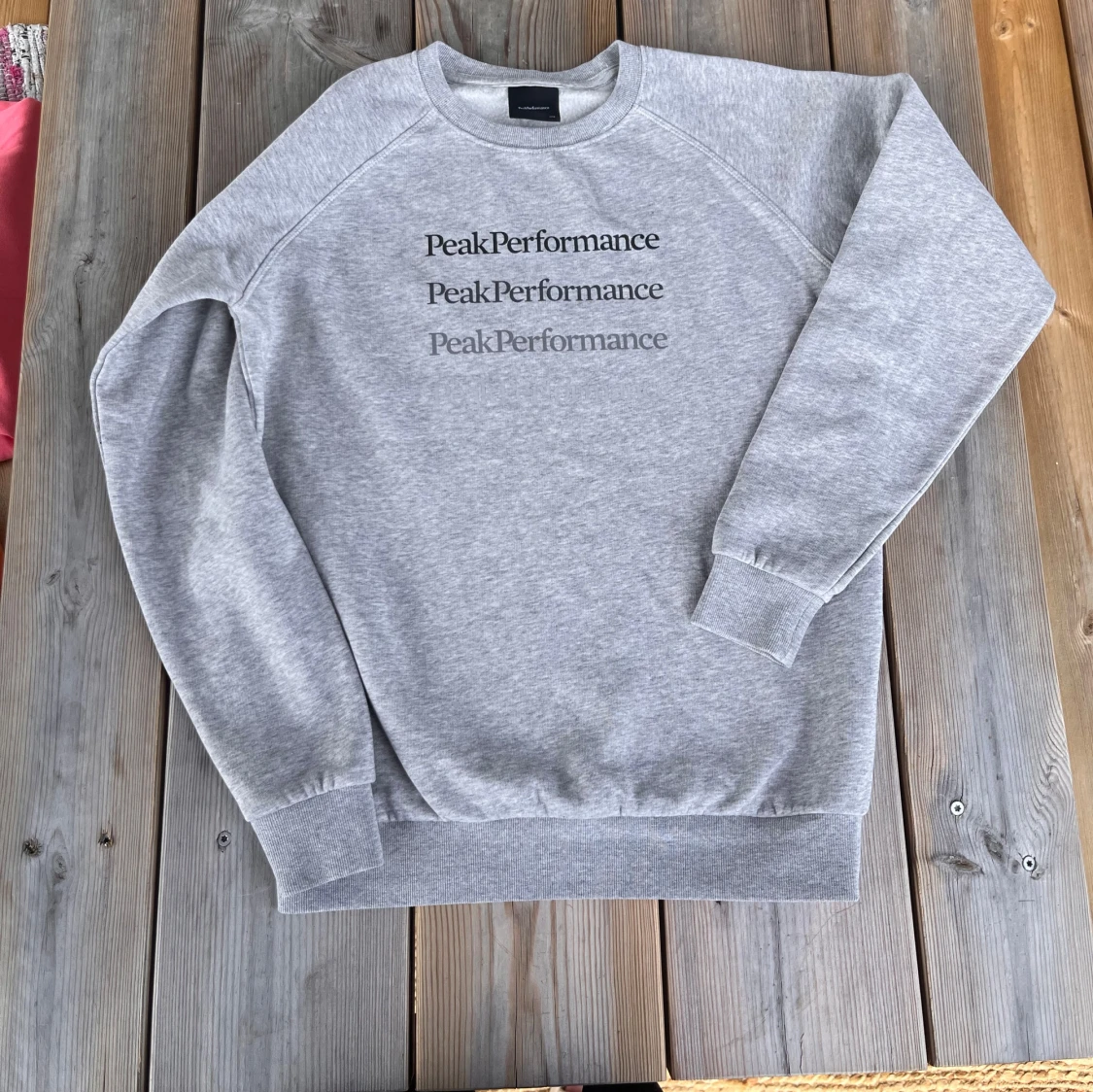 Grå sweatshirt från Peak Performance - 91