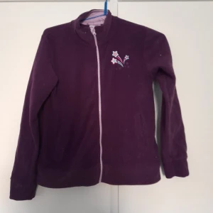 Kofta - Bra när det är kallt men inte så kallt så man behöver en tjock jacka