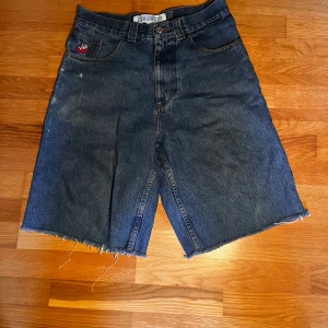 Klippt shorts till bra längd - Shorts for för skejta liknande style