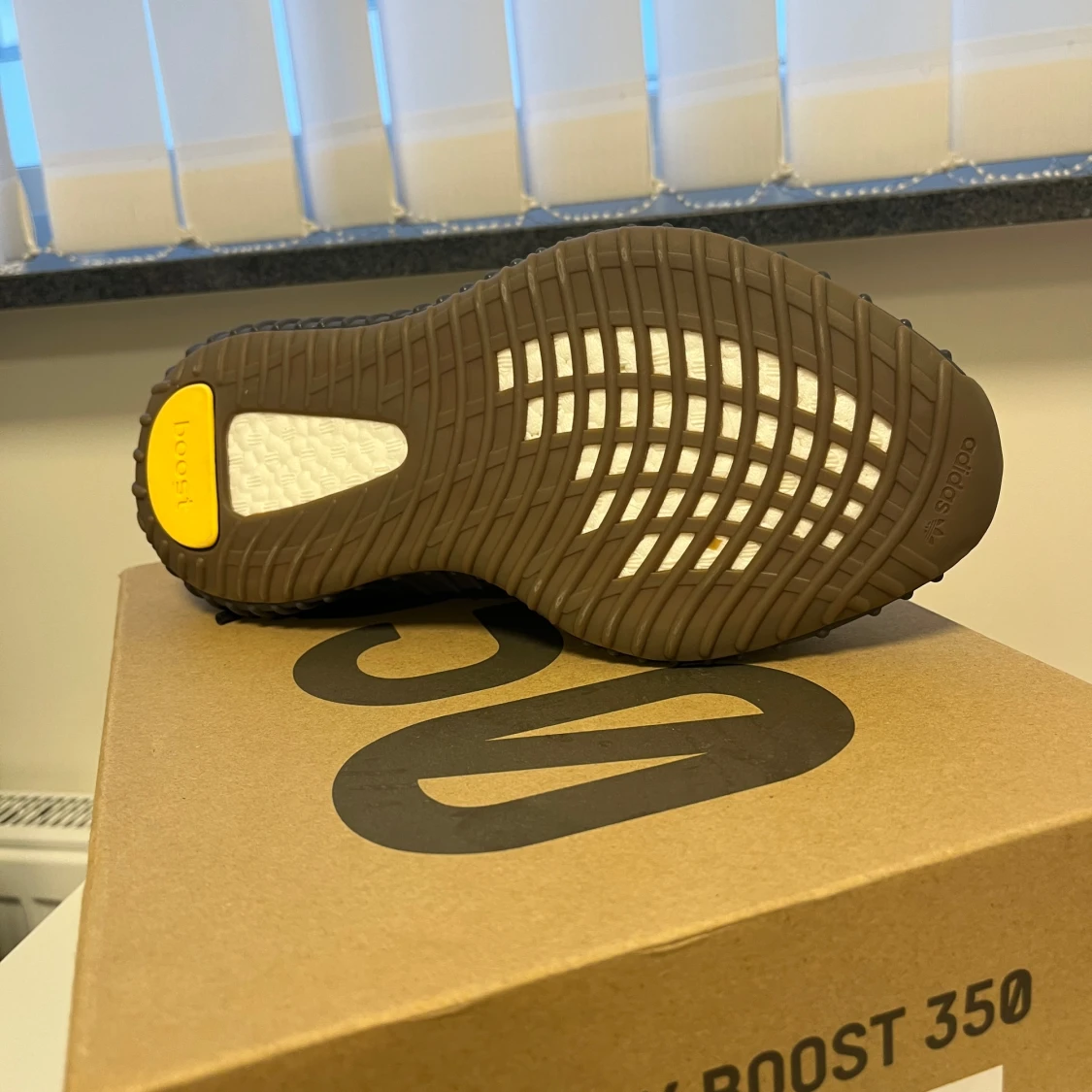 Yeezy Boost 350 V2 Cinder  - 90