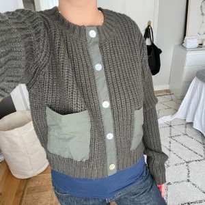 Grön kofta - Stickad kofta från Zara, aldrig använd❣️