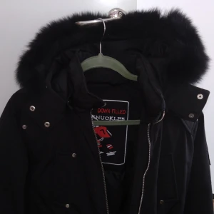 Moose knuckles - Den är använd 4 gånger jag köpte den för 3500 kr och jag vill sälja den för 1300