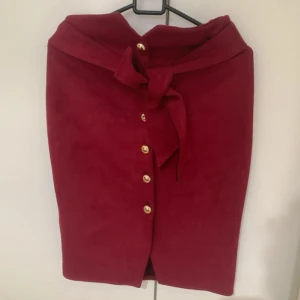 Kjol - Har inte använd den