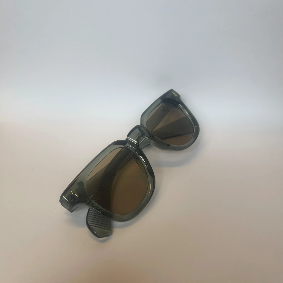 Grågröna solglasögon  - 91