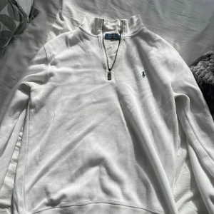 Ralph lauren zip - Tja! Säljer nu min ralph lauren quarter zip! Den är i storlek M. nypris 1700:- mitt pris 499:-