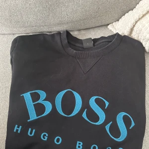 Hugo boss tröja - Storlek large