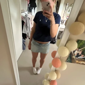 Ralph lauren t-shirt💕 - Säljer denna superfina marinblåa ralph lauren t-shirten, aldrig använd toppen skick!💕skriv privat för  frågor