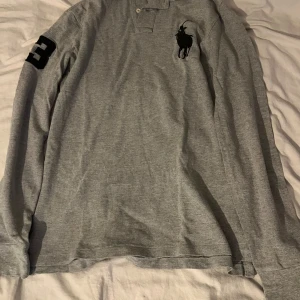 Långärmad piké  - Långärmad piké 