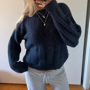 Marinblå tröja  - Storlek XS från carin wester🫧