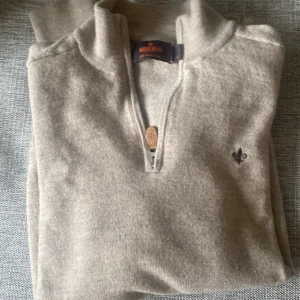 Morris Tröja - Skit snygg tröja som blivit för liten, riktigt bra skick snygg till hösten