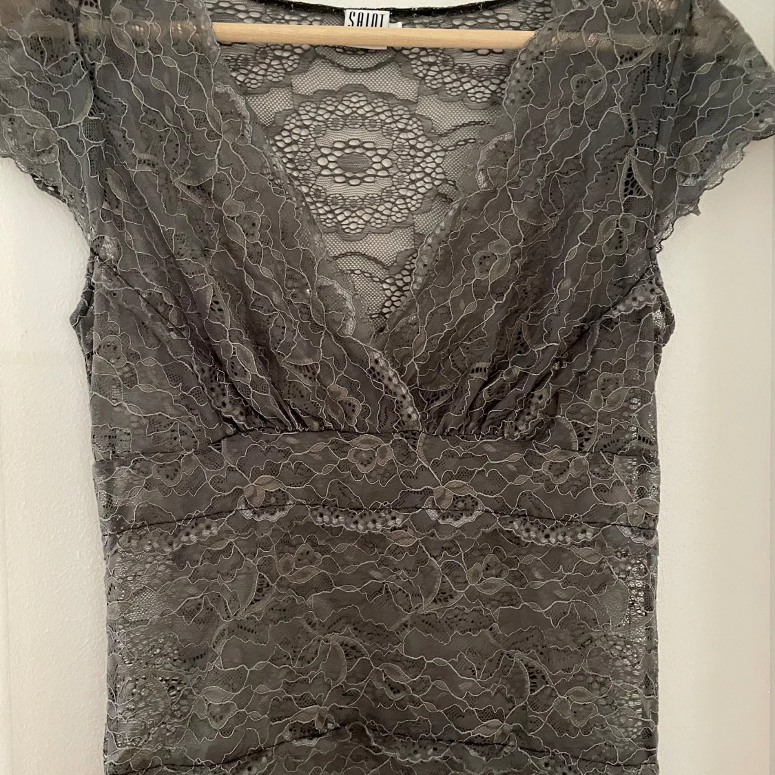 Grå spetsblus från Saint Tropez - 90