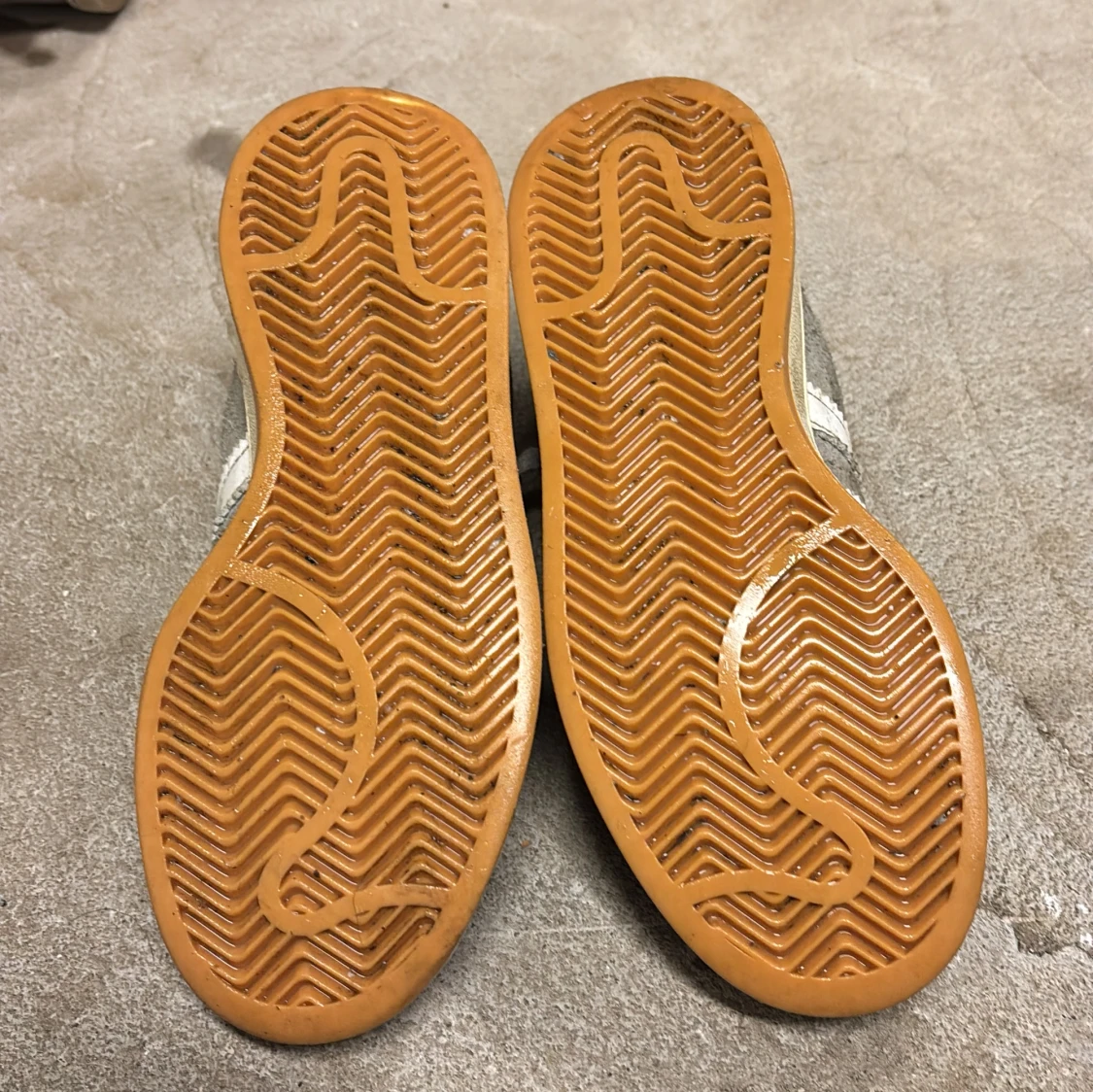 Grå Adidas campus  - 92