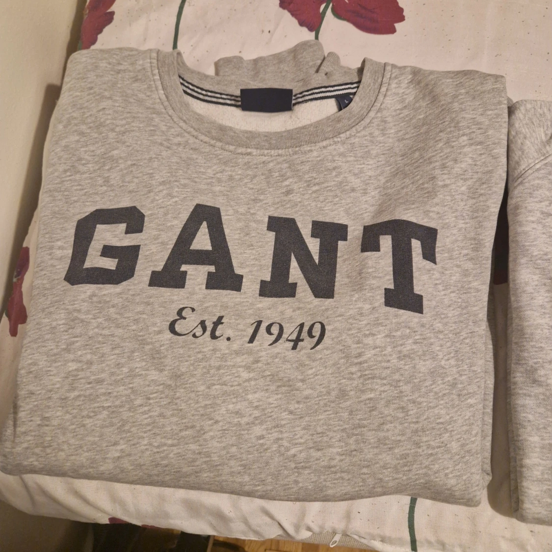 Grå sweatshirt från GANT